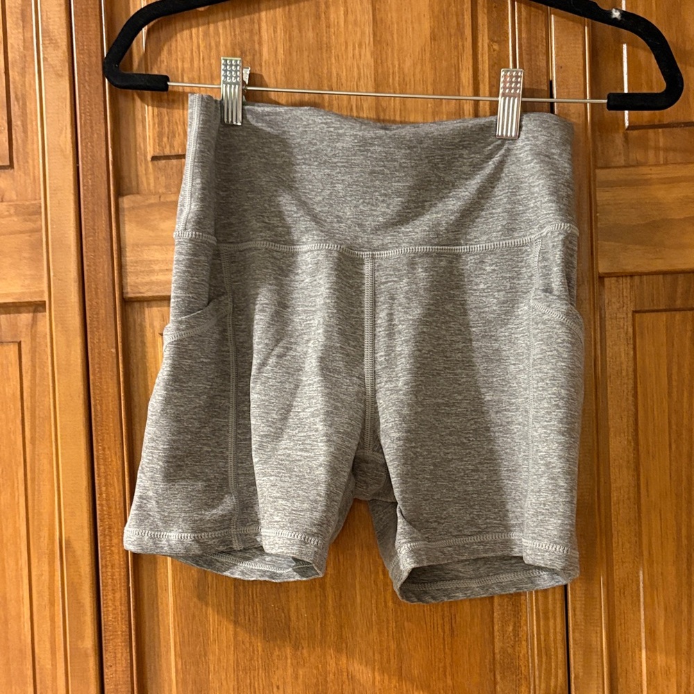Aerie High-Rise Gray Bike Shorts with Side Pocket Hip Hugger size Large NWOT